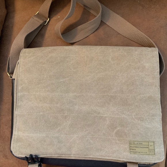 hex messenger bag